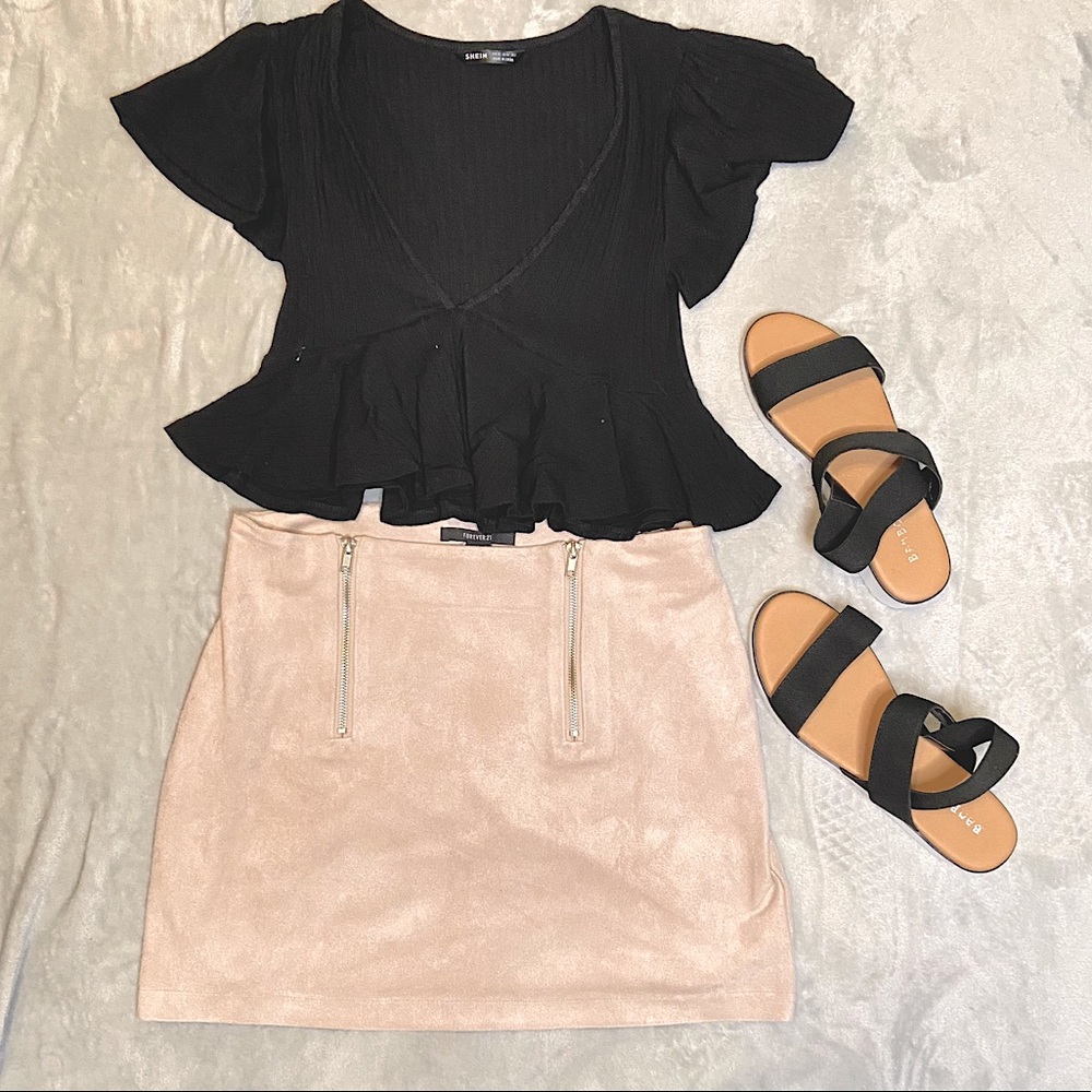 forever 21 suede nude mini skirt <3
